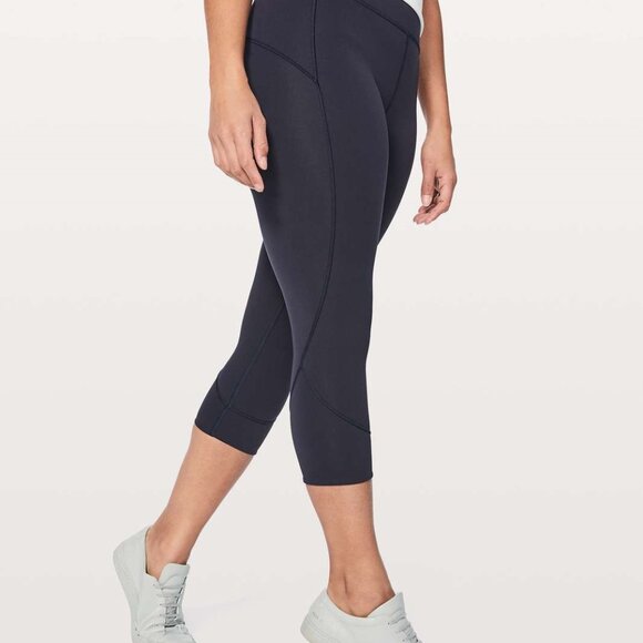 Lululemon Worn Once In Movement Crop *Everlux 19" in Black - Picture 2 of 10